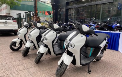 Xe máy điện đua nhau giảm giá giữa lúc giá xăng leo thang, cơ hội cho người dùng muốn đổi xe